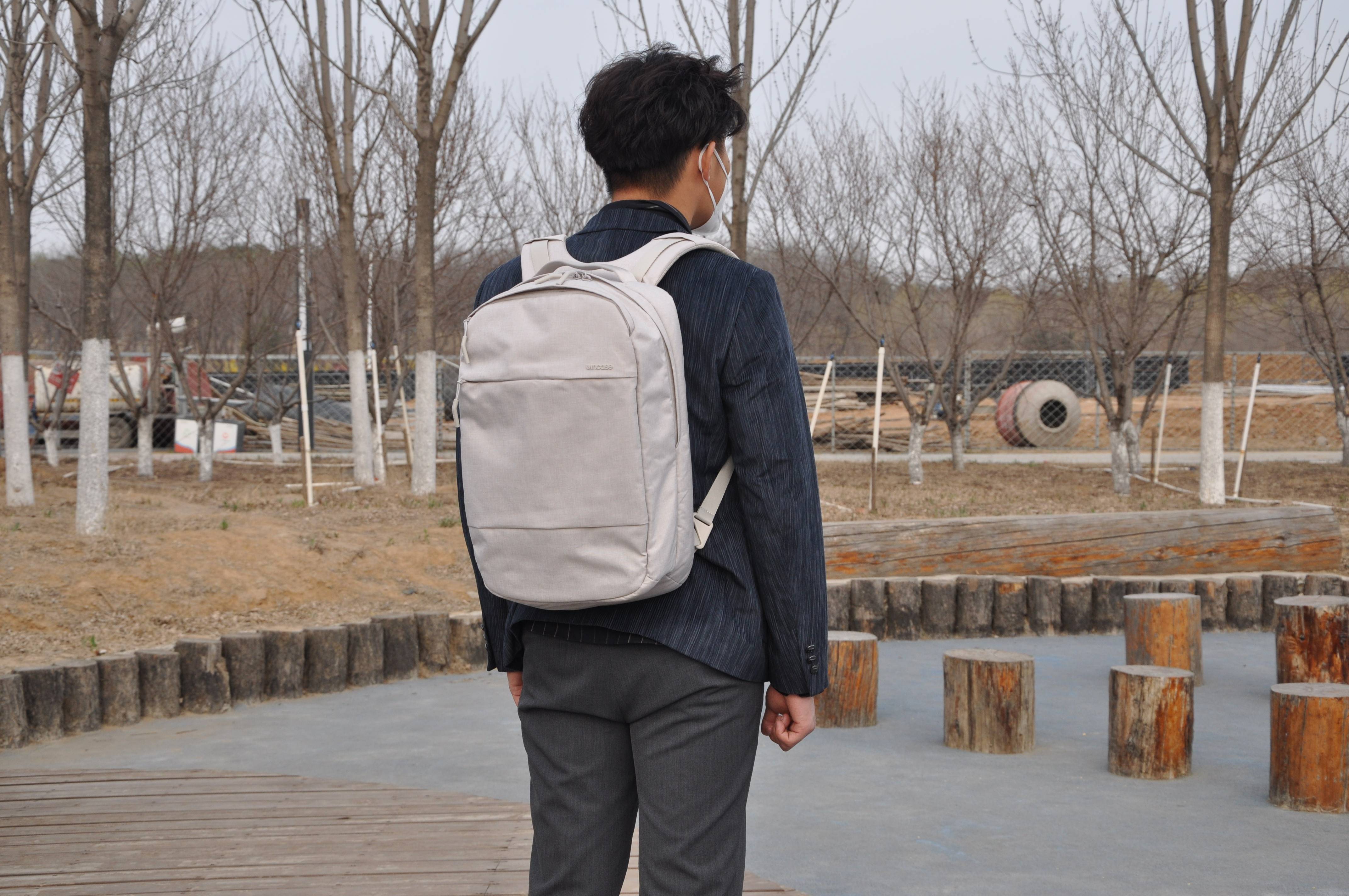 韩版苹果x配件:INCASE City背包分享：低调的外观、实用的体验-第14张图片-太平洋在线下载